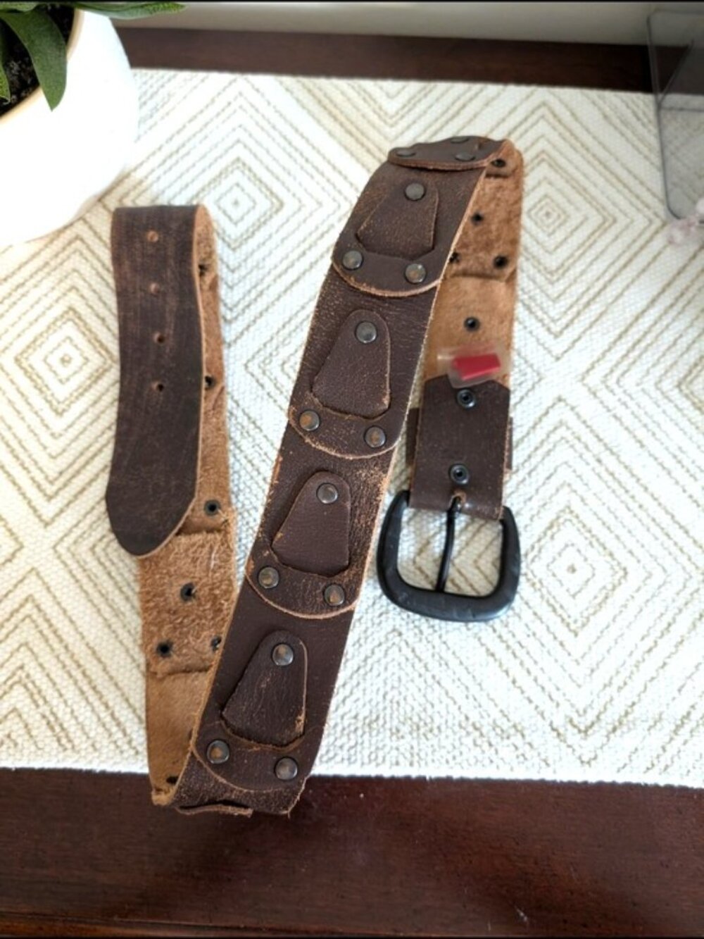 C-Red Men's Classic Distressed Brown Leather Belt with Dark Metal Buckle Sz 38